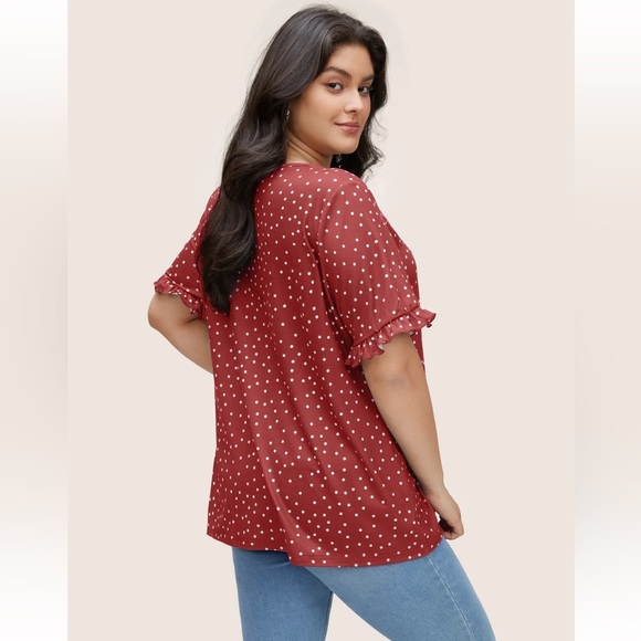 BloomChic Plus Size Polka Dot Print Gathered Frill Trim T-shirt - Picture 2 of 5